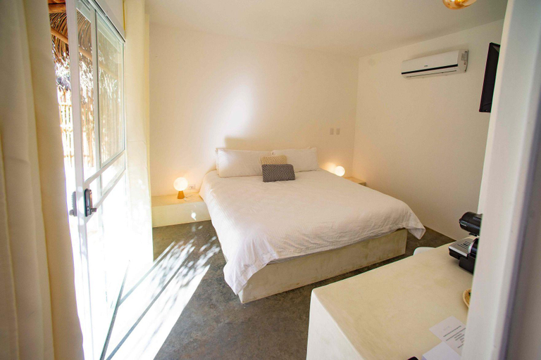 Bedroom 3, The Beach Break Surf Hotel, Nicoya