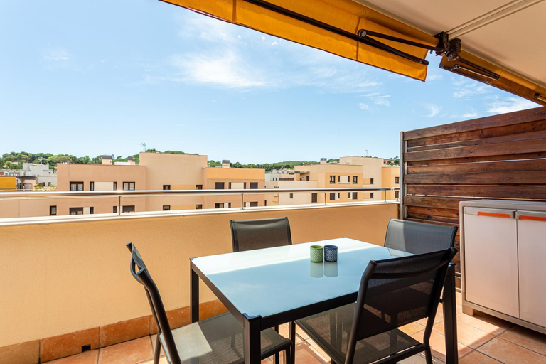 Others 1, Apto Narcis Solo Familias, Girona