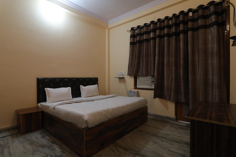 Bedroom 2, Green Lane Valley, Kanpur Nagar