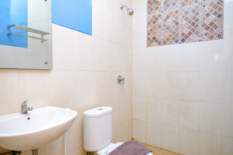 Bathroom 3, RedDoorz @ Flory Hotel Jalan Ringroad Selatan, Bantul
