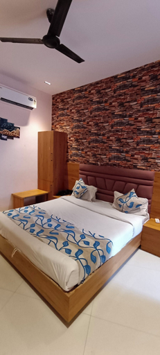 Bedroom 2, hotel pacific view, Gandhinagar