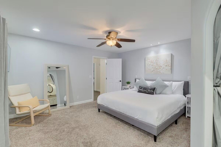 Room 2, Desert Oasis in Mesa- Poolside & Hot Tub, Maricopa