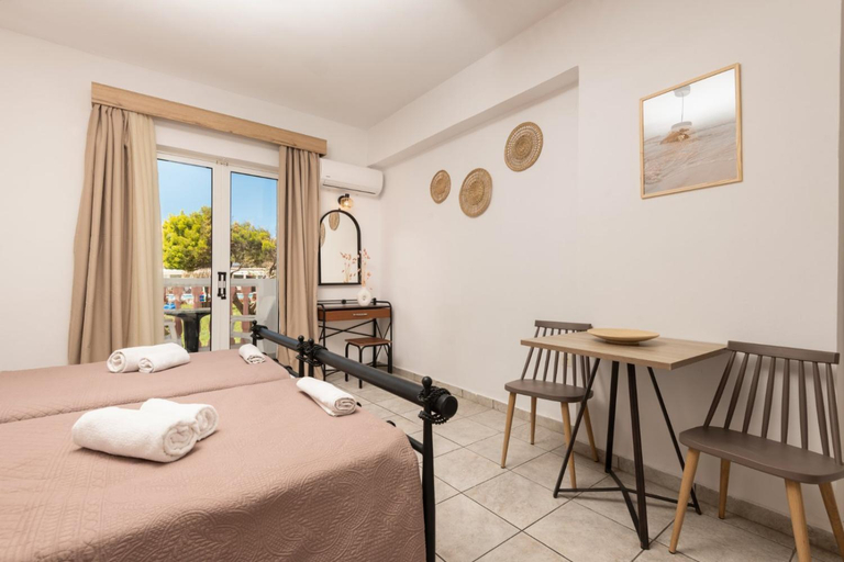 5, Akis Studios Alykes, Ionian Islands