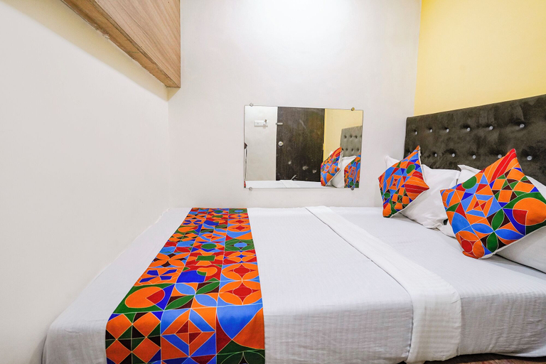 Room 4, Via Palace, Mumbai Suburban