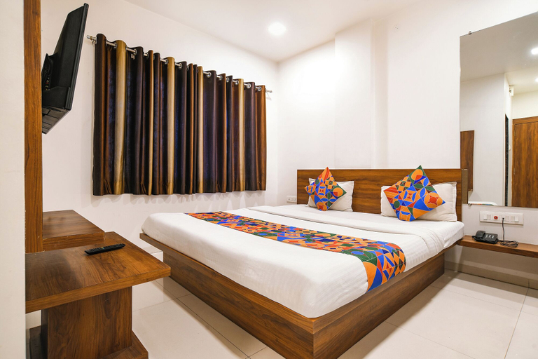 Room 3, FabHotel Apple - Nr. by ITI, Indore