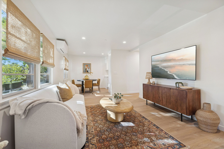 Living area 5, Casa Yano by The Beach, Santa Barbara