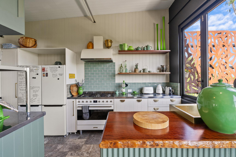 Kitchen 5, Escape to Serenity in Beechmont Luxurious Cabin Retreat, Tamborine Mountain