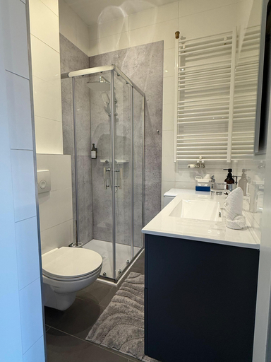 Bathroom 2, Stylish 1BR Apt Balcony AC City Center, Wien