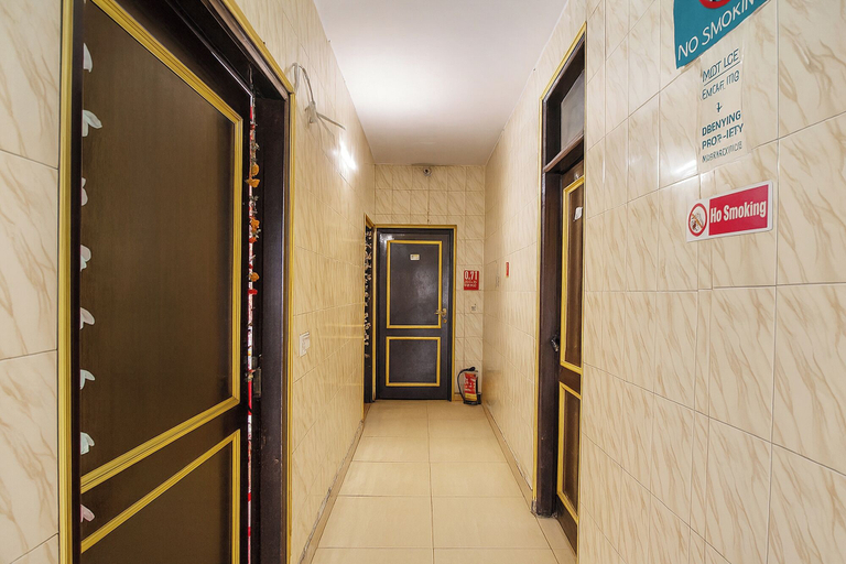 Lobby 3, Fabhotel Kalka Residency, Delhi