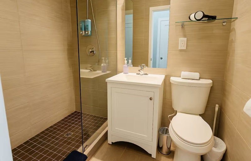 Bathroom, Miami Beach 1 bedroom Beachside Comfort, Miami-Dade