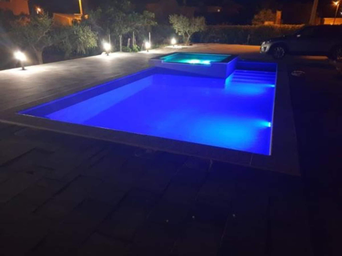 Sport & Beauty 5, Apartments Franica With Heated Pool and Hot-tub, Privlaka