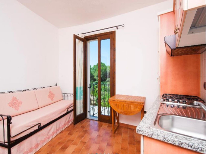 3, Sardinian-style apartment near beach, Cagliari