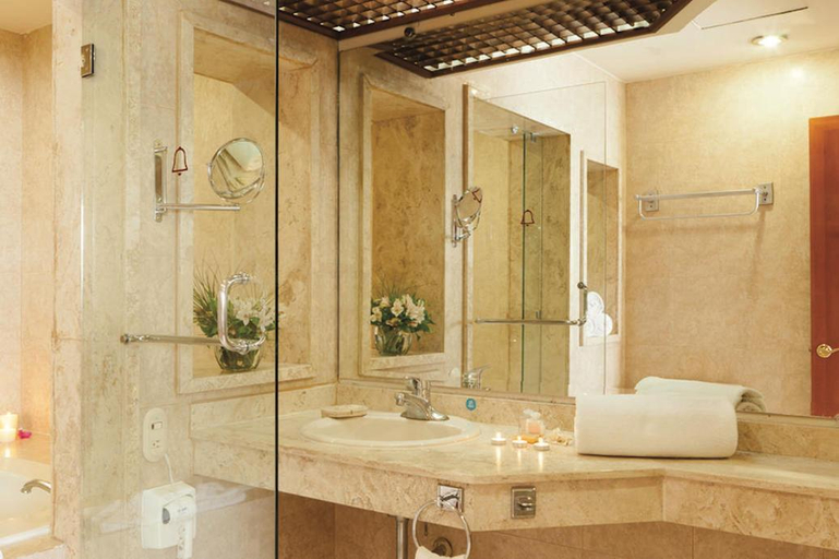 Bathroom 4, Mision Express Celaya, Celaya
