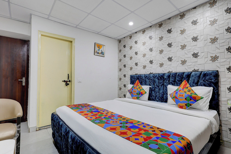 Room 2, Fabhotel 18, Amroha