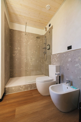 Bathroom 5, Cavour Suites, Ancona