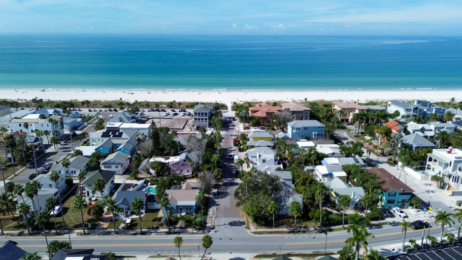 Aerial view 2, La Barra - Full Property, Pinellas
