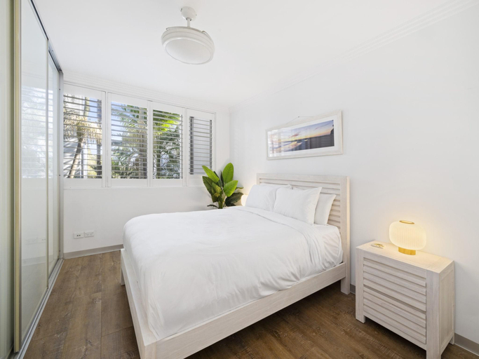 3, Bright 2-Bed Apartment Near Narrabeen Beach, Sydney