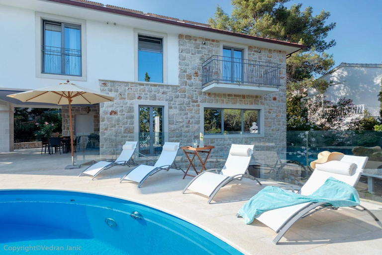 Sport & Beauty 4, Beautiful Hvar Villa 4 Bedrooms Villa Stone Pine Private Infinity Pool, Jelsa