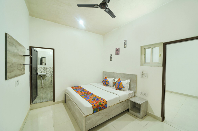 Room 5, Fabhotel The Petra, Jaipur