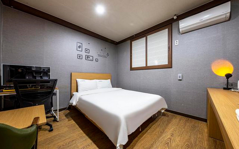 Bedroom 3, Cheonan Seongjeong J Hotel, Cheonan