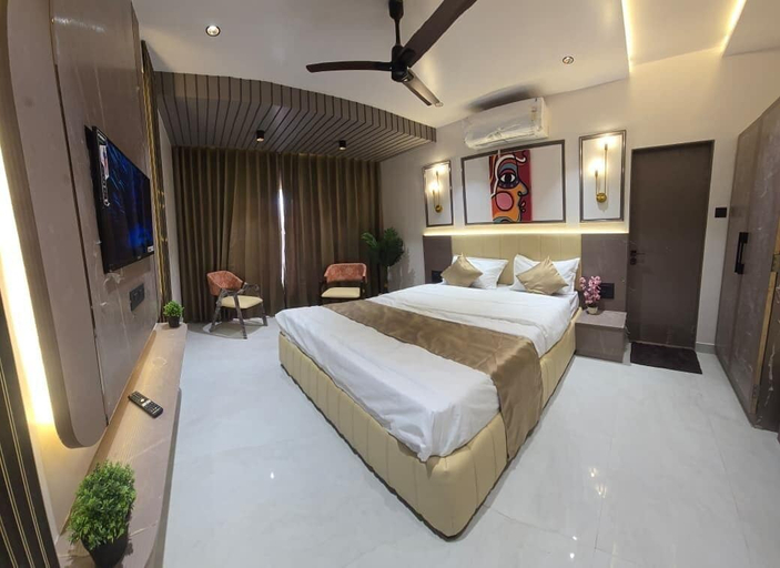 Room 4, SAI SEVA INN, Ahmadnagar