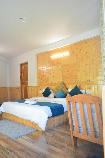 Bedroom 5, Hotel Neelgiri - Manali Diaries, Kullu