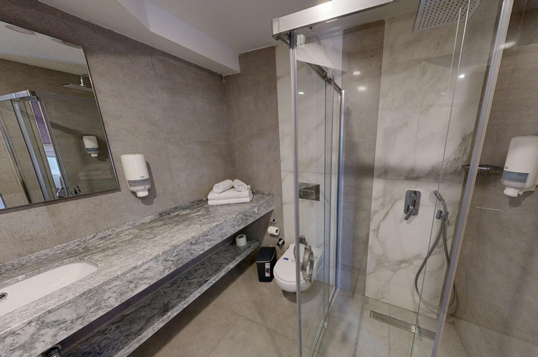 Bathroom 4, Elite World Inn Istanbul Mahmutbey, Bağcılar