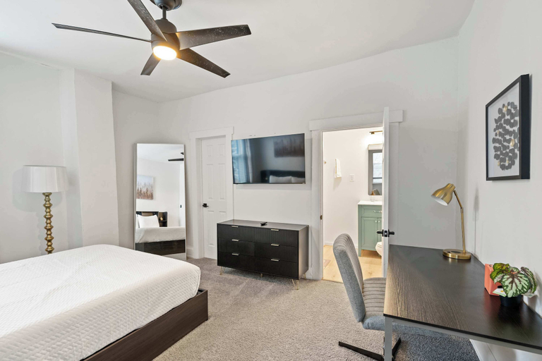 Room 2, Near Cincy Sleeps 10 3BR + 3 Full Baths, Campbell