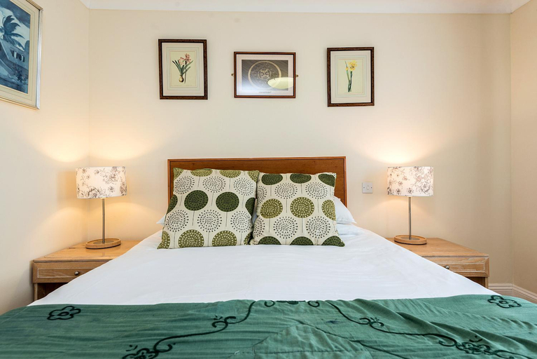 Bedroom 2, The Well guesthouse, Wiltshire