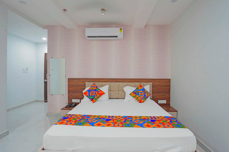 Room 2, Fabhotel Shri Vishwanath, Varanasi
