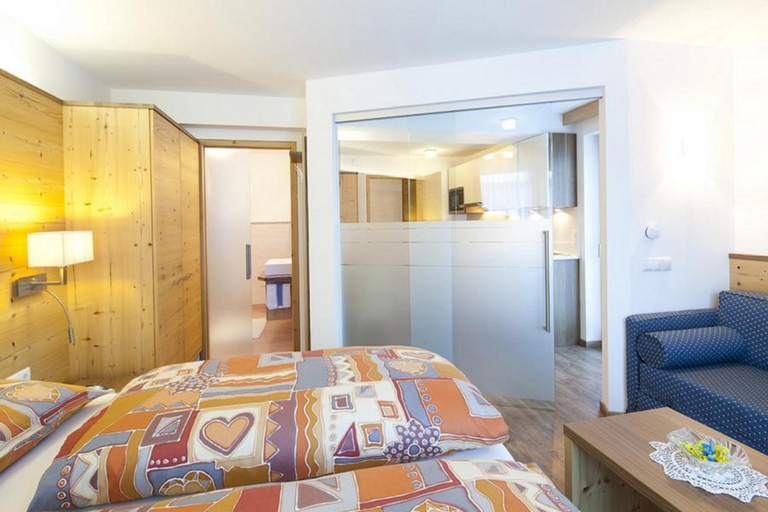 Bedroom 2, Apartments Mirandula, Bolzano