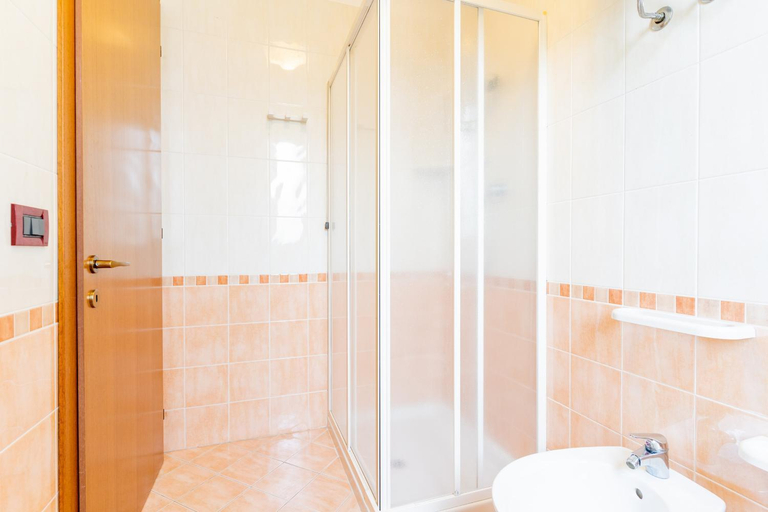 Bathroom 3, Villaggio Le Acacie, Venezia