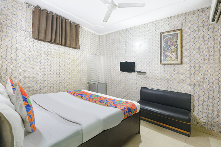 Room 4, Fabhotel Kalka Residency, Delhi