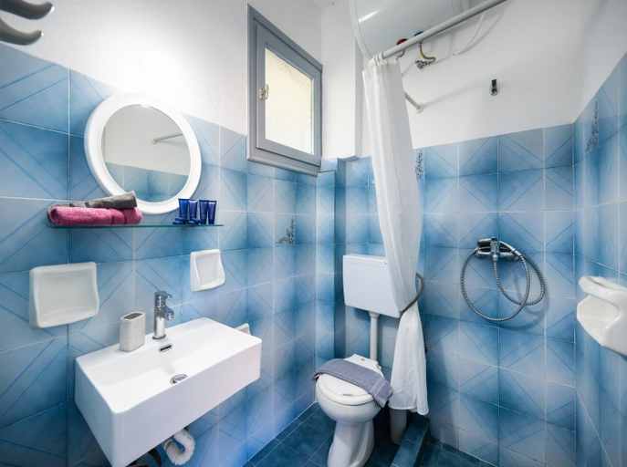 Bathroom 3, Pansion Margarita, Ionian Islands