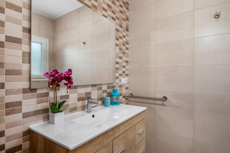 Bathroom 3, Villa Kobe - Plusholidays, Alicante