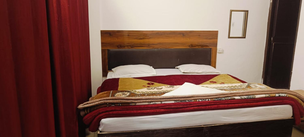 Others 2, Hotel mahalaxmi palace langasu karnparyag, Chamoli