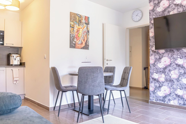 Private kitchen 2, Modern 1BR 1LR Balcony City Centers, Wien