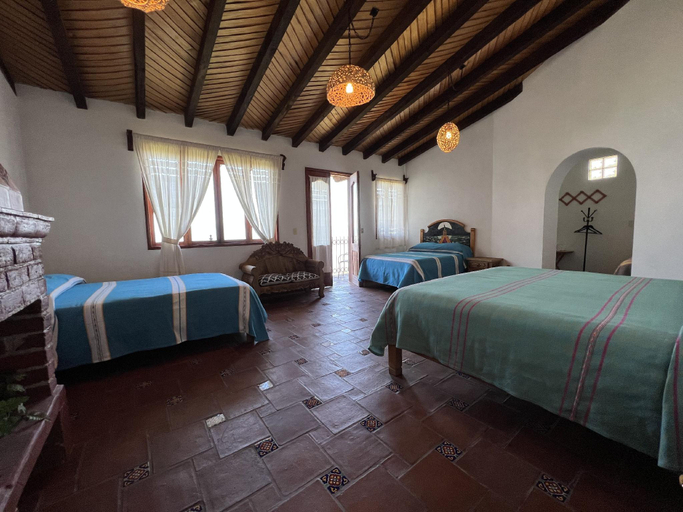 Bedroom 2, La Gloria de Los Angeles, Tzintzuntzan