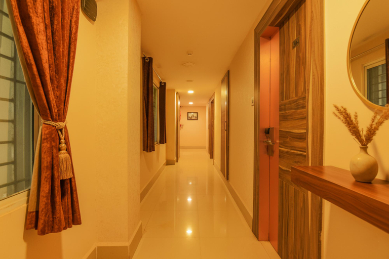 Public Area 2, Fabhotel Middleton Desire, Cuttack