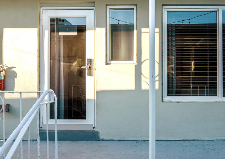 Exterior & Views 2, Boutique Apartments Flamingo, Miami-Dade