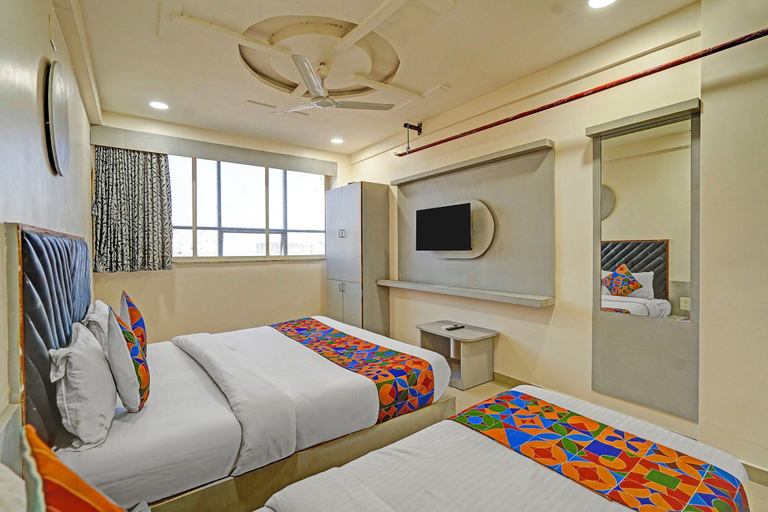 Room 5, Fabhotel The Grand I, Ahmadabad