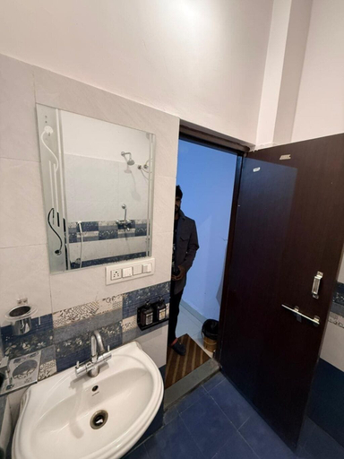 Bathroom 5, Bliss Resort, Udaipur