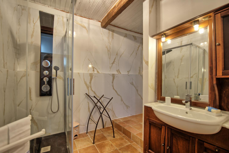 Bathroom 3, Villa Luciano by PosarelliVillas, Arezzo