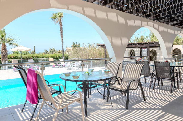 Food & Drinks 5, Villa Danae Coral Bay by Villa Plus