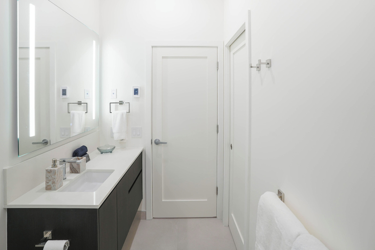 Bathroom 2, Mackenzie Mountain Hop, Columbia-Shuswap