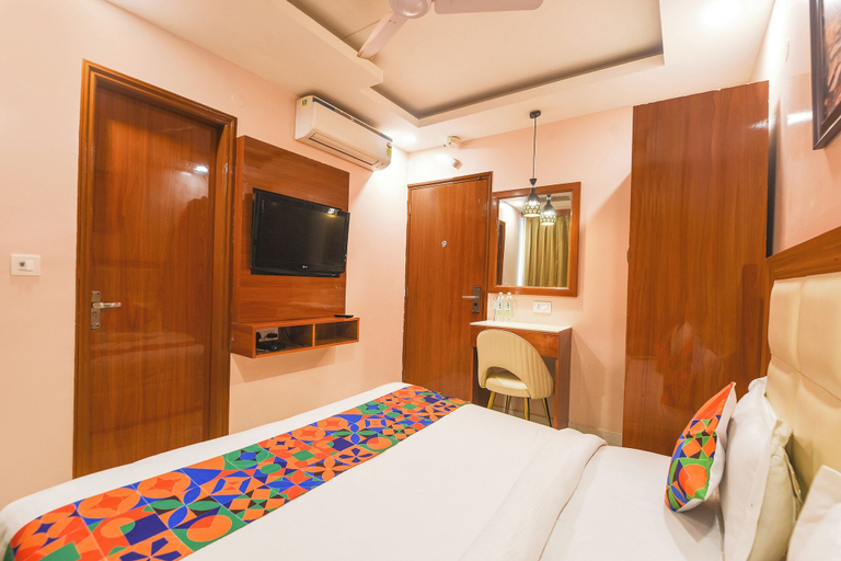 Room 3, FabHotel Ramhan - Nr. Patel Nagar Metro, Delhi