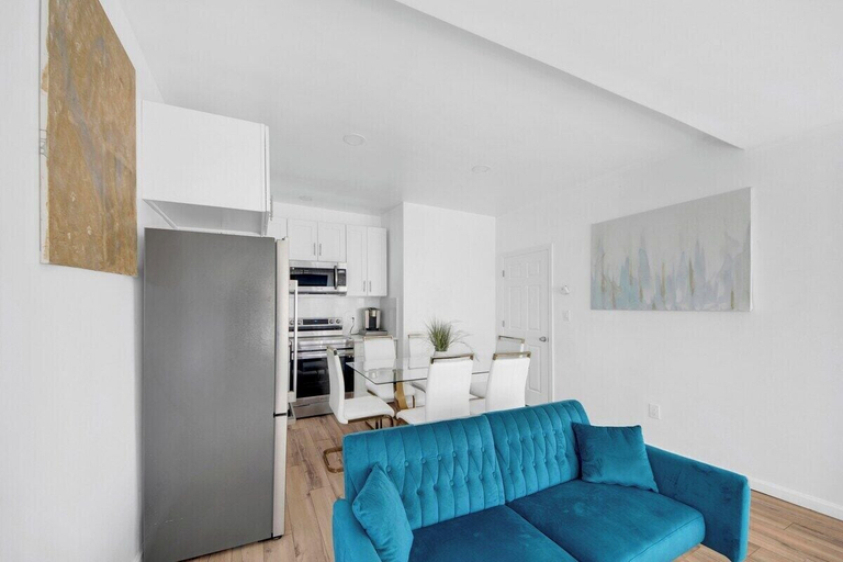 Living area 3, Luxury 3 BR Near NYC with Easy Parking, Westchester