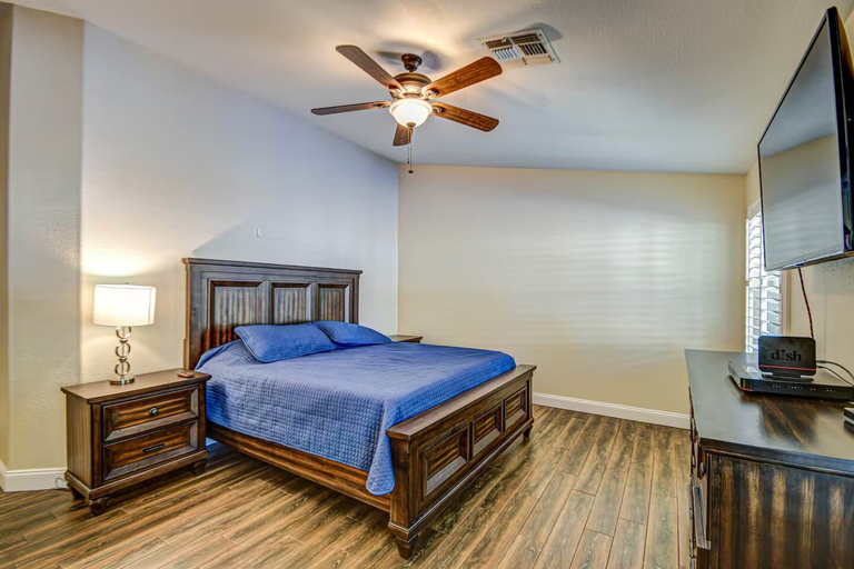 Room 3, Heated pool Hot tub pool table, Maricopa