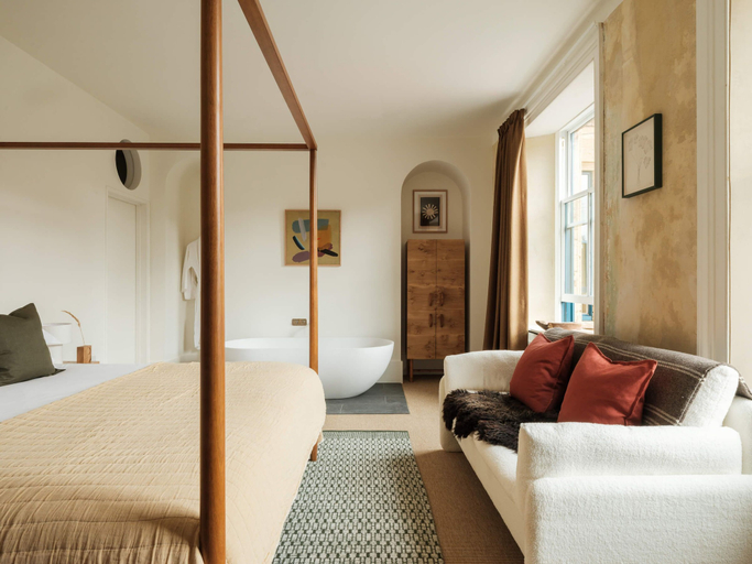 Room 5, Holm Somerset, Somerset