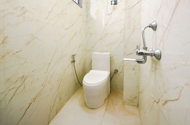 Bathroom 4, Fabhotel The Dream Inn, Faridabad